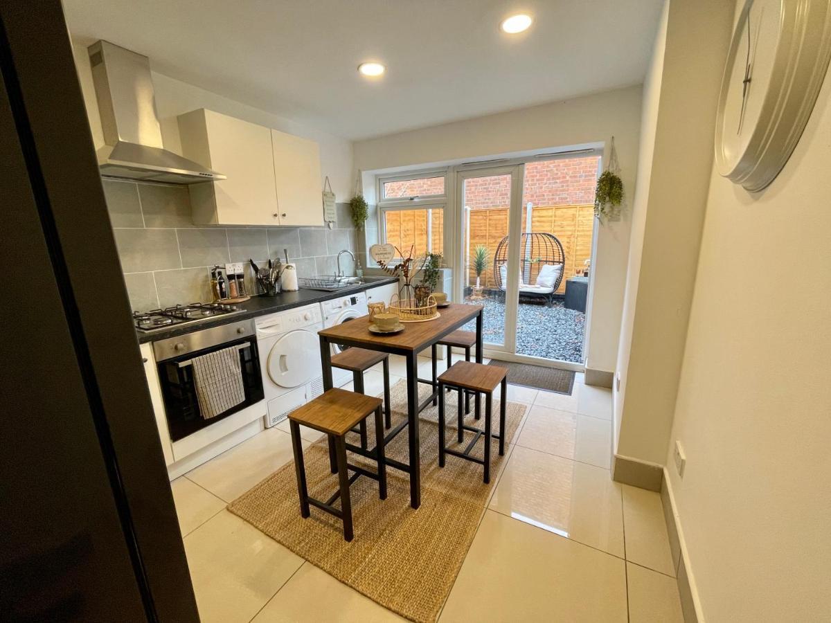 Urban 3 Bedroom Home In Kings Heath-Great Location 버밍엄 외부 사진